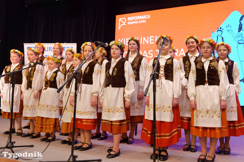 W Tucholi o reformie oświaty. Ministerstwo i kuratorium