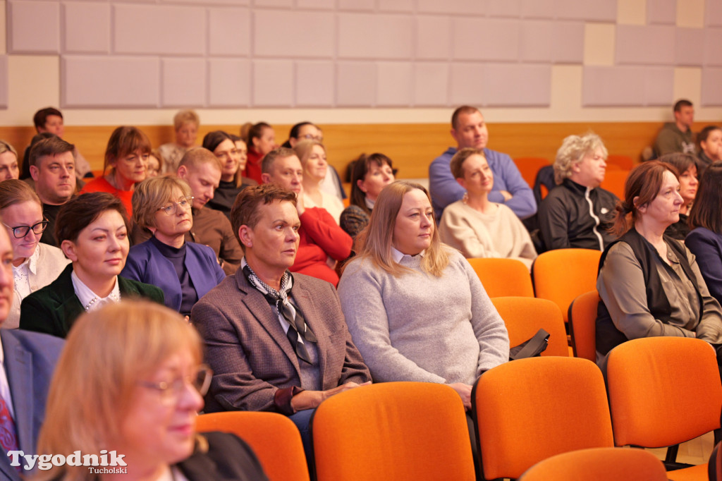 W Tucholi o reformie oświaty. Ministerstwo i kuratorium