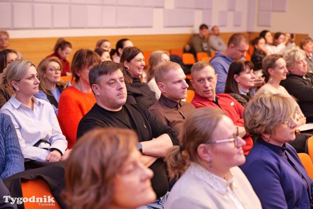 W Tucholi o reformie oświaty. Ministerstwo i kuratorium