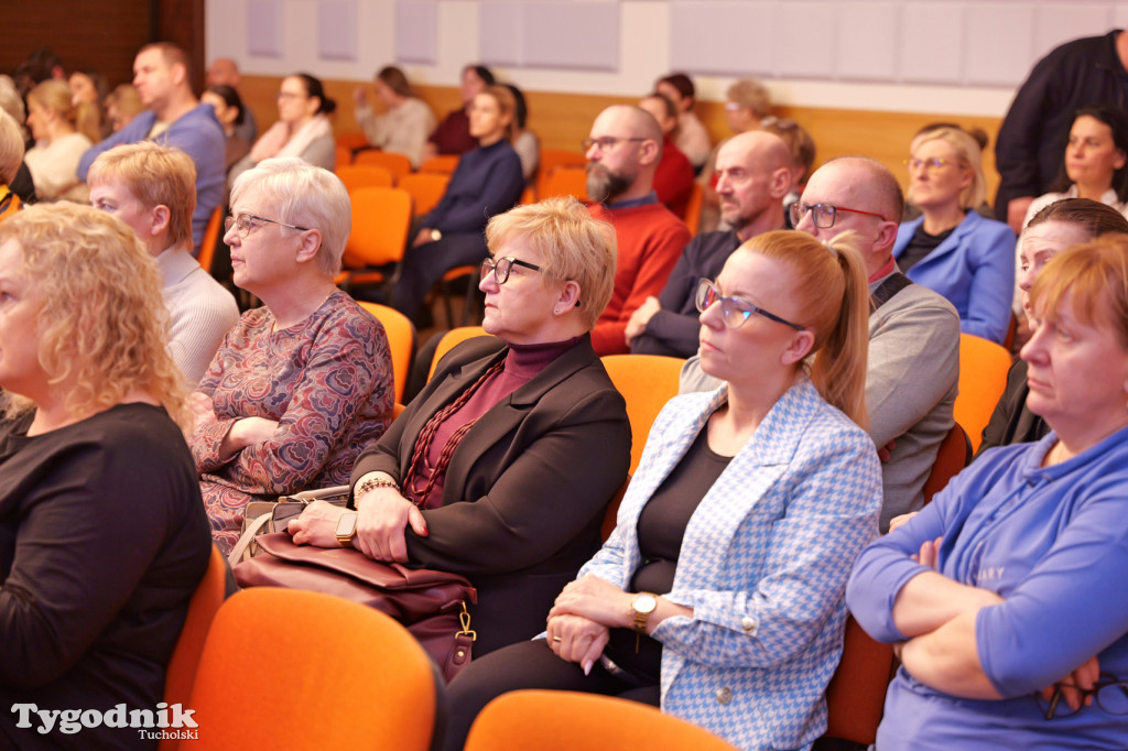 W Tucholi o reformie oświaty. Ministerstwo i kuratorium