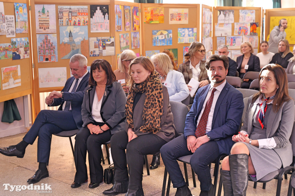 W Tucholi o reformie oświaty. Ministerstwo i kuratorium