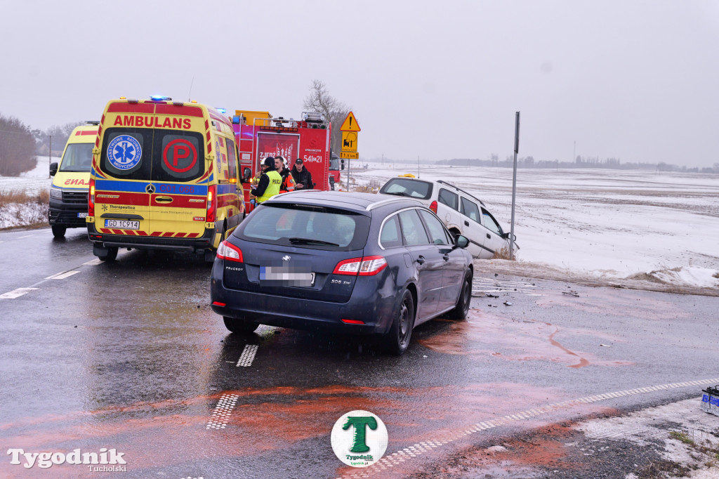 Niedziela. Wypadek na drodze Tuchola - Sępólno. Skrzyżowanie...