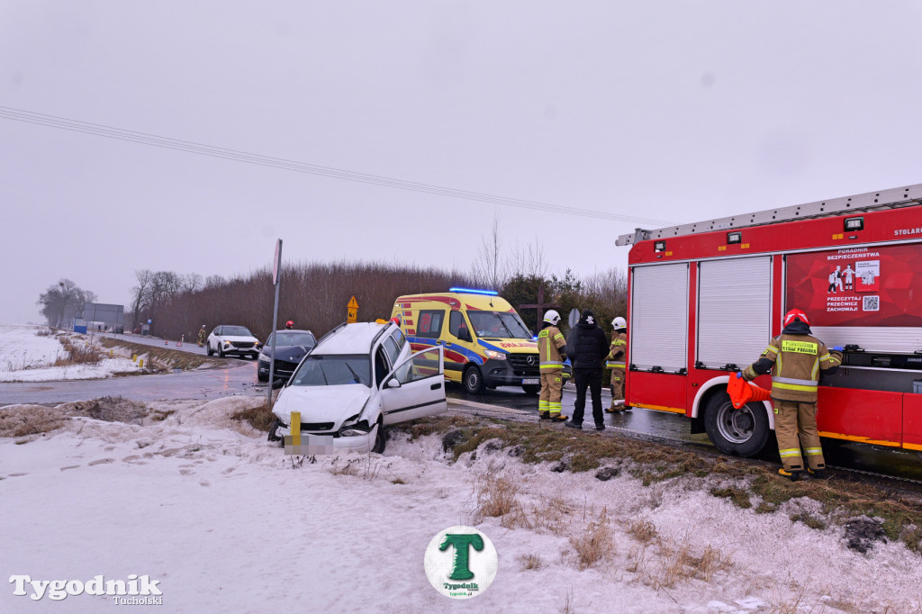 Niedziela. Wypadek na drodze Tuchola - Sępólno. Skrzyżowanie...