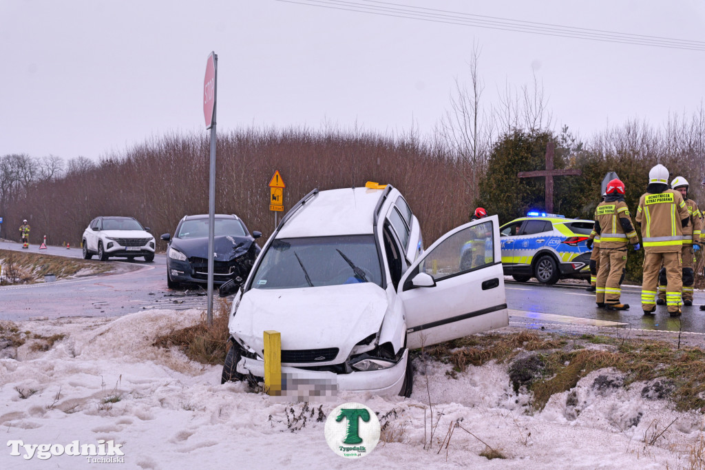 Niedziela. Wypadek na drodze Tuchola - Sępólno. Skrzyżowanie...