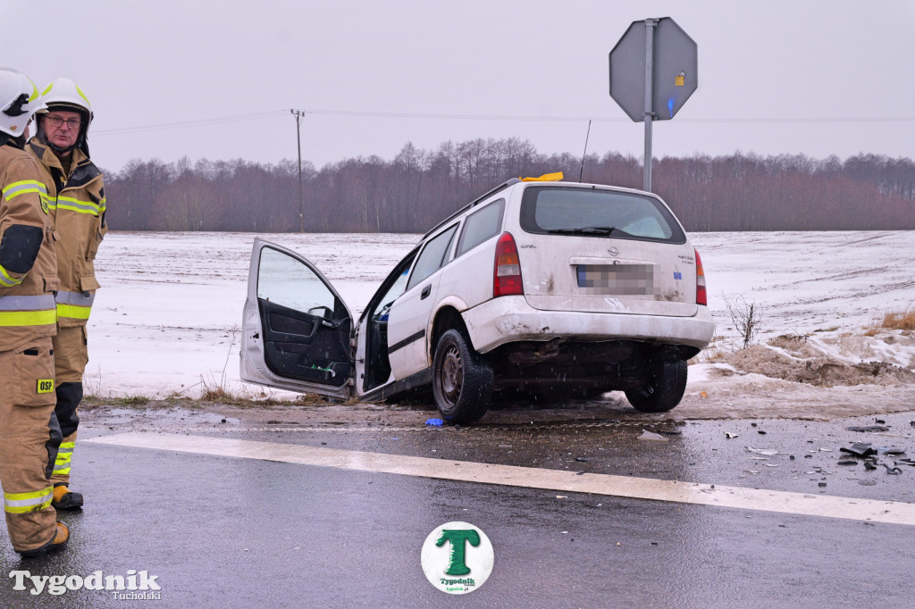 Niedziela. Wypadek na drodze Tuchola - Sępólno. Skrzyżowanie...