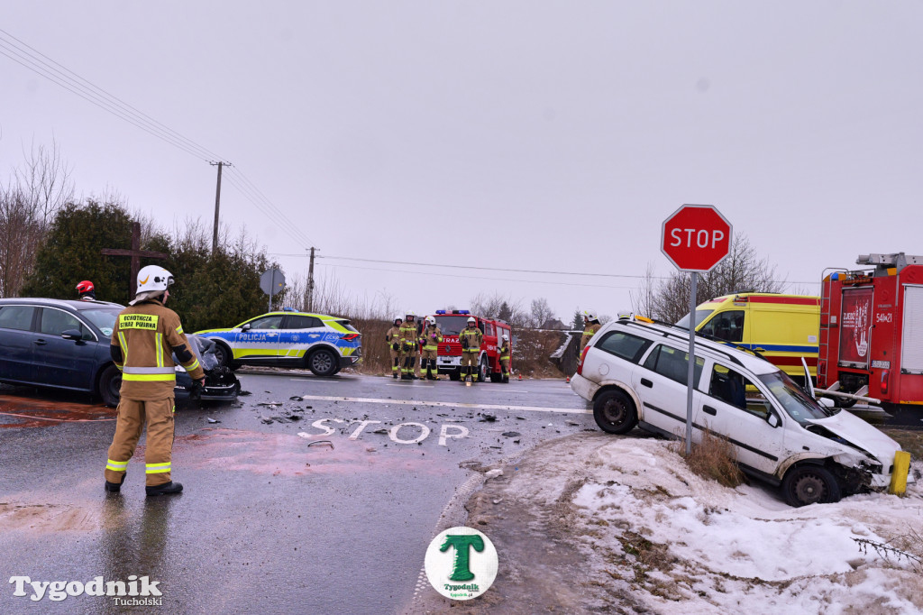 Niedziela. Wypadek na drodze Tuchola - Sępólno. Skrzyżowanie...