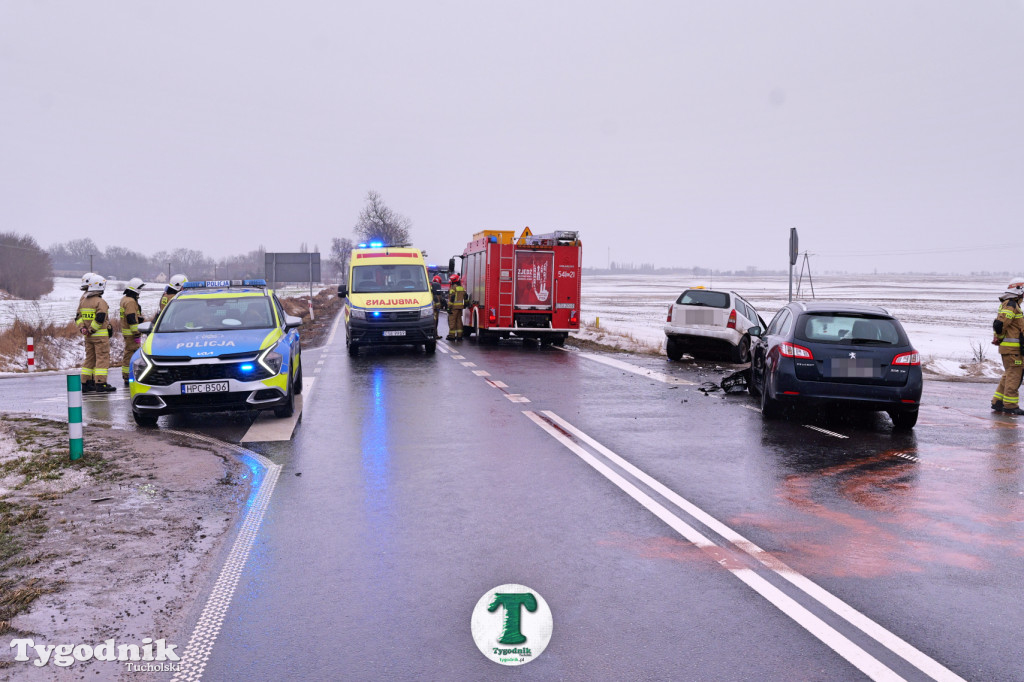Niedziela. Wypadek na drodze Tuchola - Sępólno. Skrzyżowanie...