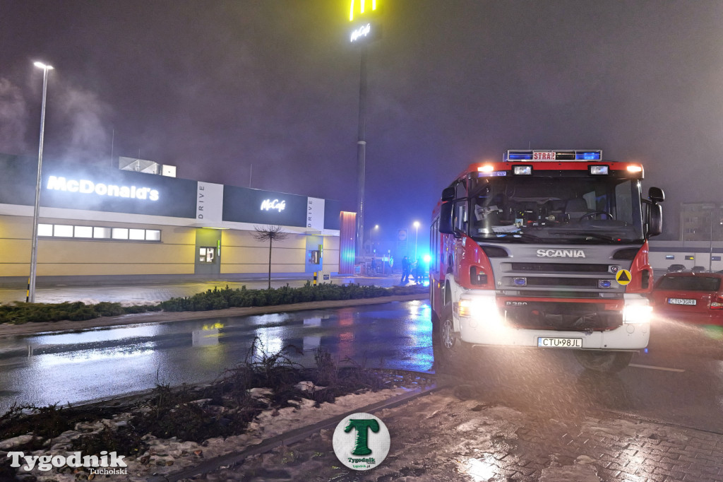Pożar samochodu na parkingu McDonald\'s