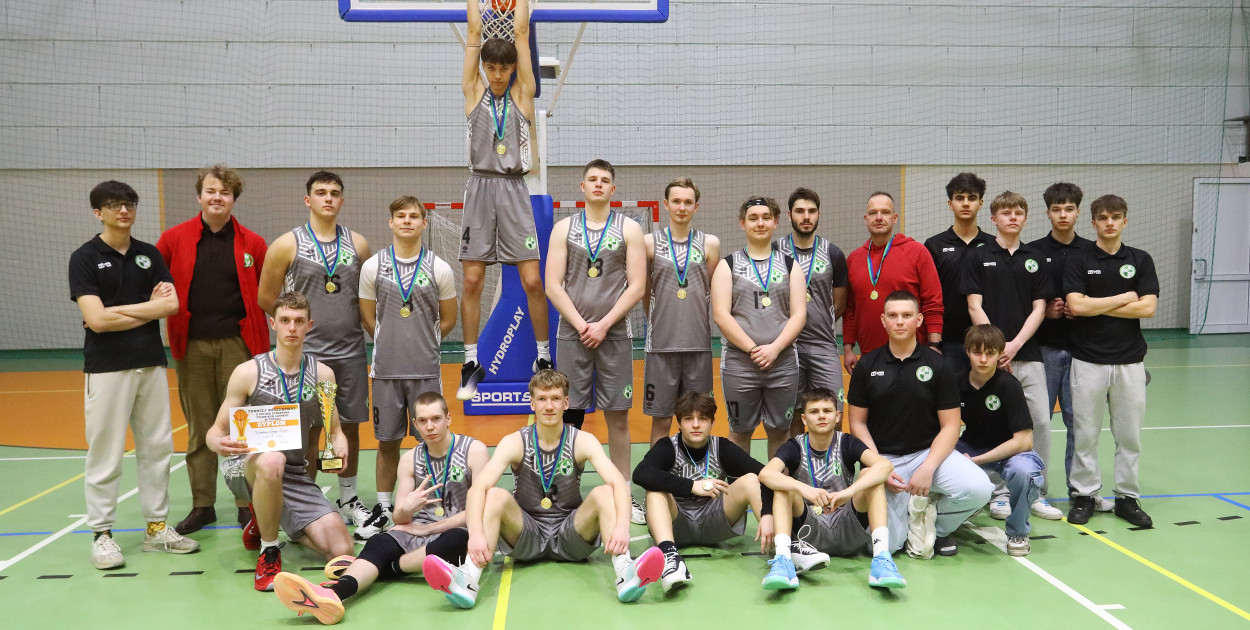 Koszykówka: gospodarze zabrali puchar dyrektora