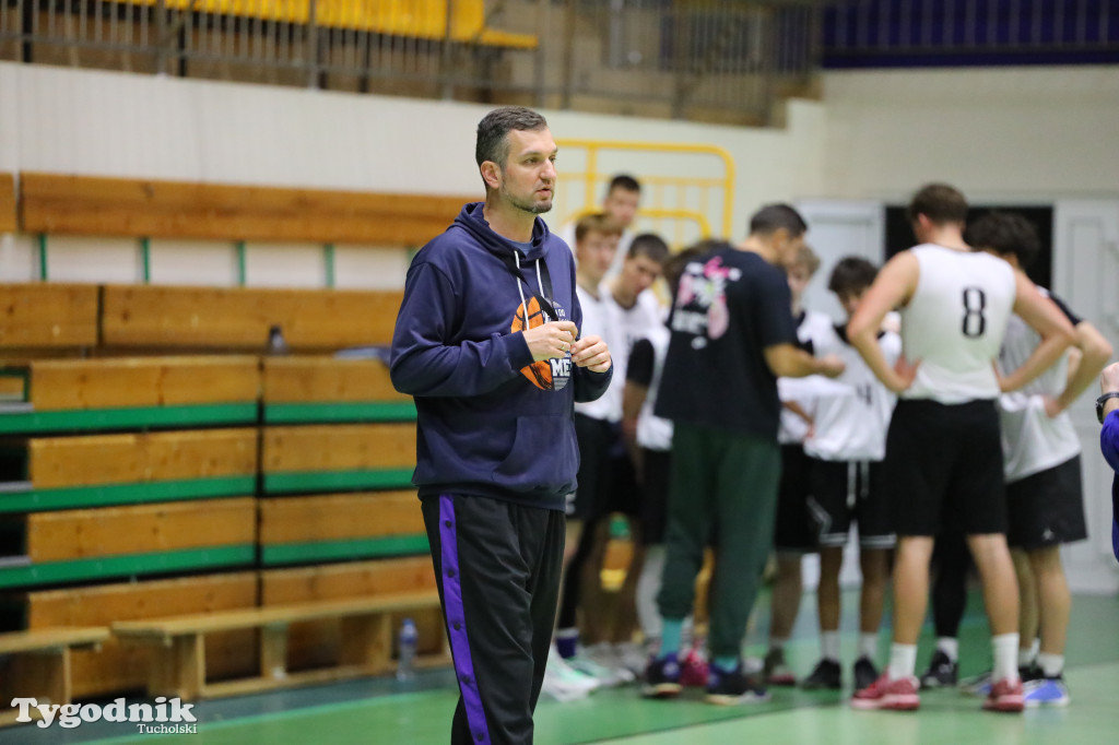 Koszykówka: gospodarze zabrali puchar dyrektora