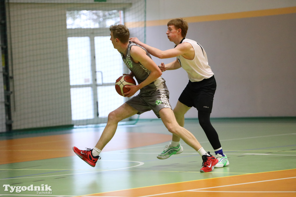 Koszykówka: gospodarze zabrali puchar dyrektora