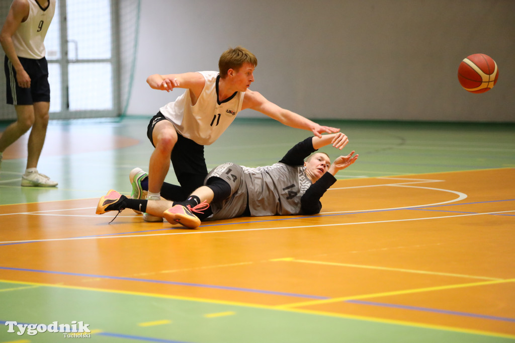 Koszykówka: gospodarze zabrali puchar dyrektora