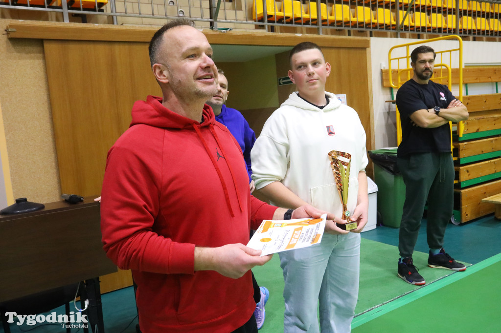 Koszykówka: gospodarze zabrali puchar dyrektora