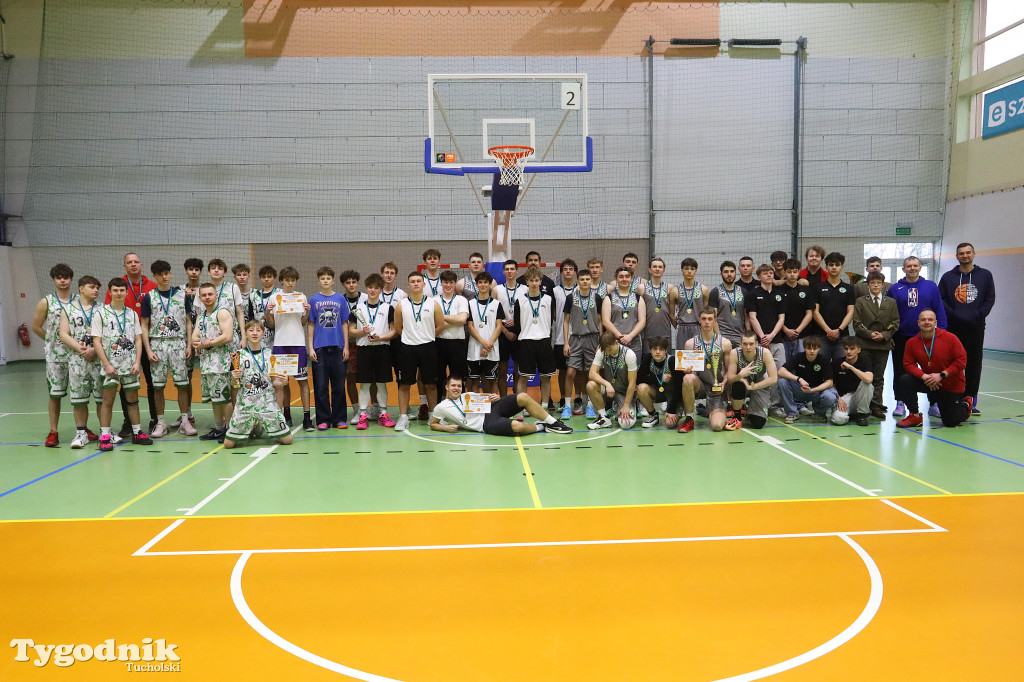 Koszykówka: gospodarze zabrali puchar dyrektora