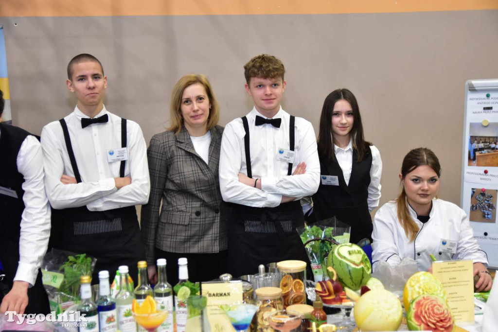 Tuchola: Tłum zainteresowanych na Targach Pracy i Festiwalu Służb Mundurowych