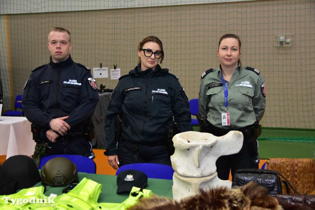 Tuchola: Tłum zainteresowanych na Targach Pracy i Festiwalu Służb Mundurowych