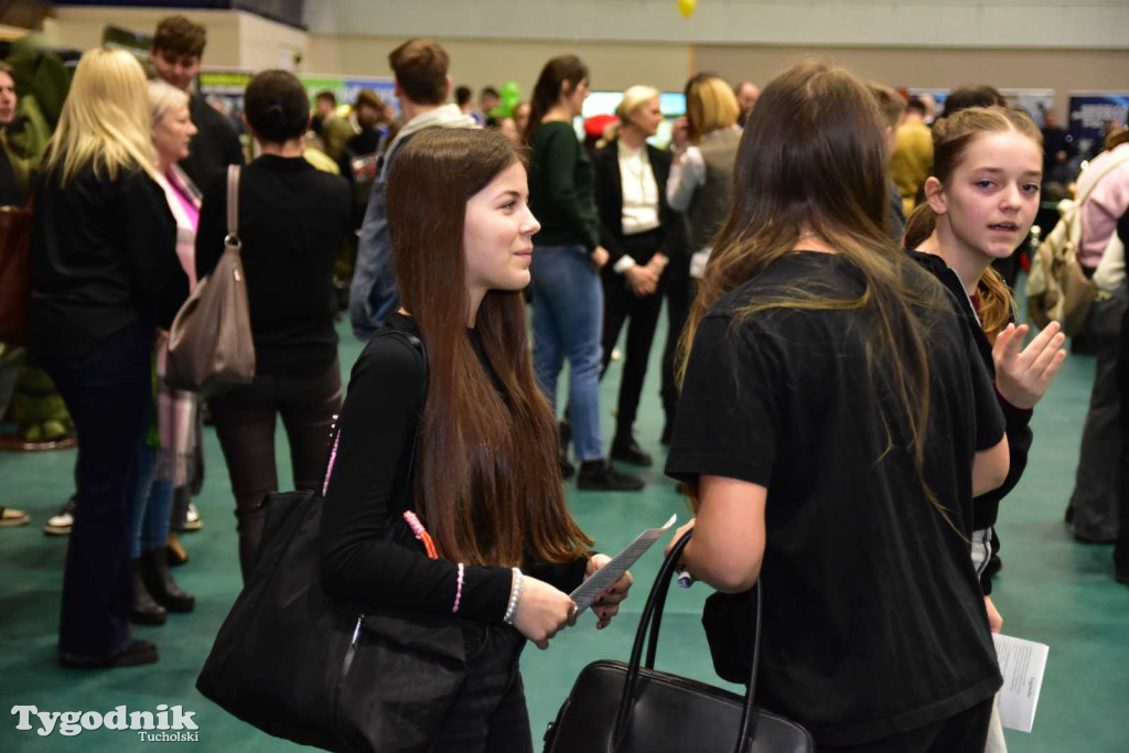 Tuchola: Tłum zainteresowanych na Targach Pracy i Festiwalu Służb Mundurowych