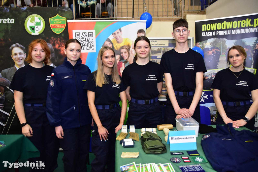 Tuchola: Tłum zainteresowanych na Targach Pracy i Festiwalu Służb Mundurowych