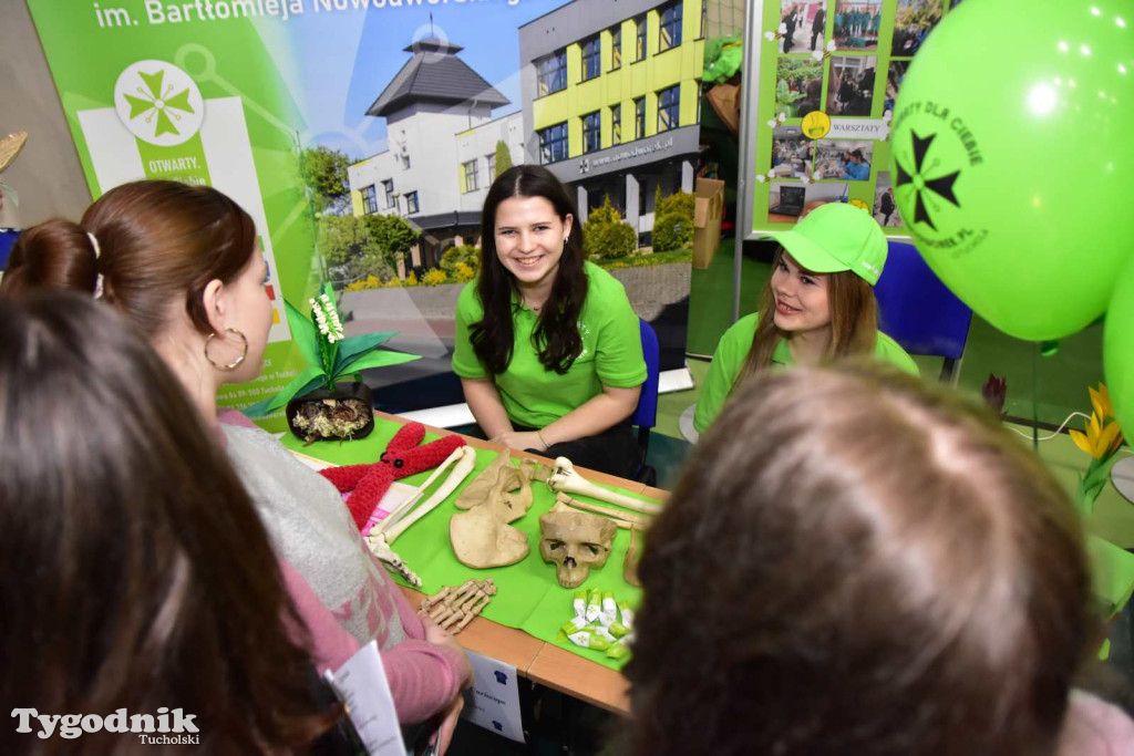Tuchola: Tłum zainteresowanych na Targach Pracy i Festiwalu Służb Mundurowych