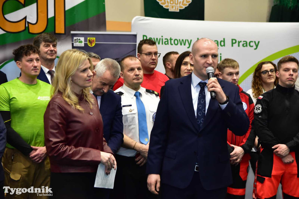 Tuchola: Tłum zainteresowanych na Targach Pracy i Festiwalu Służb Mundurowych