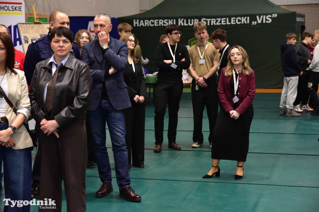 Tuchola: Tłum zainteresowanych na Targach Pracy i Festiwalu Służb Mundurowych