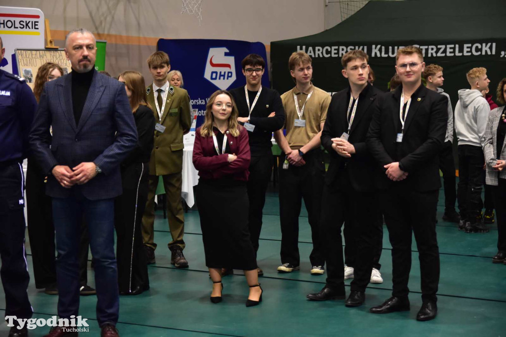 Tuchola: Tłum zainteresowanych na Targach Pracy i Festiwalu Służb Mundurowych