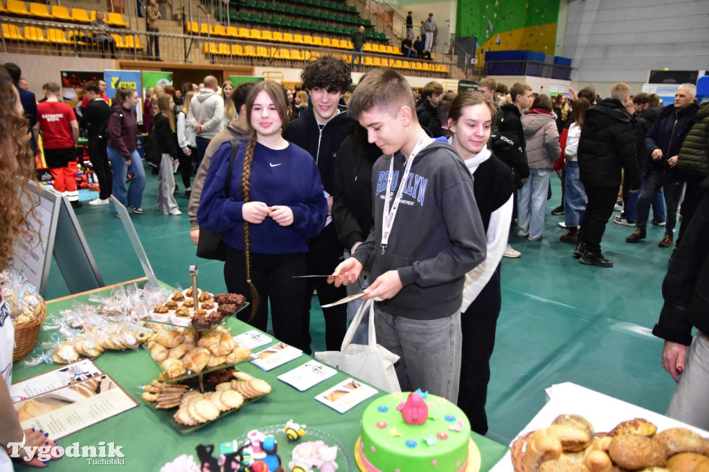 Tuchola: Tłum zainteresowanych na Targach Pracy i Festiwalu Służb Mundurowych
