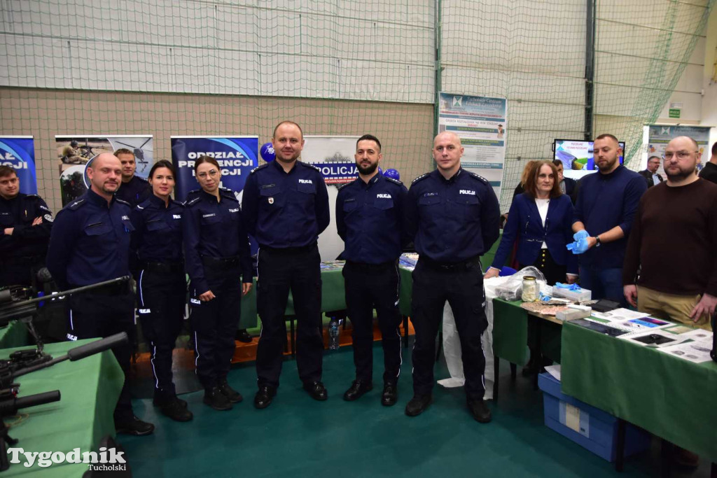 Tuchola: Tłum zainteresowanych na Targach Pracy i Festiwalu Służb Mundurowych