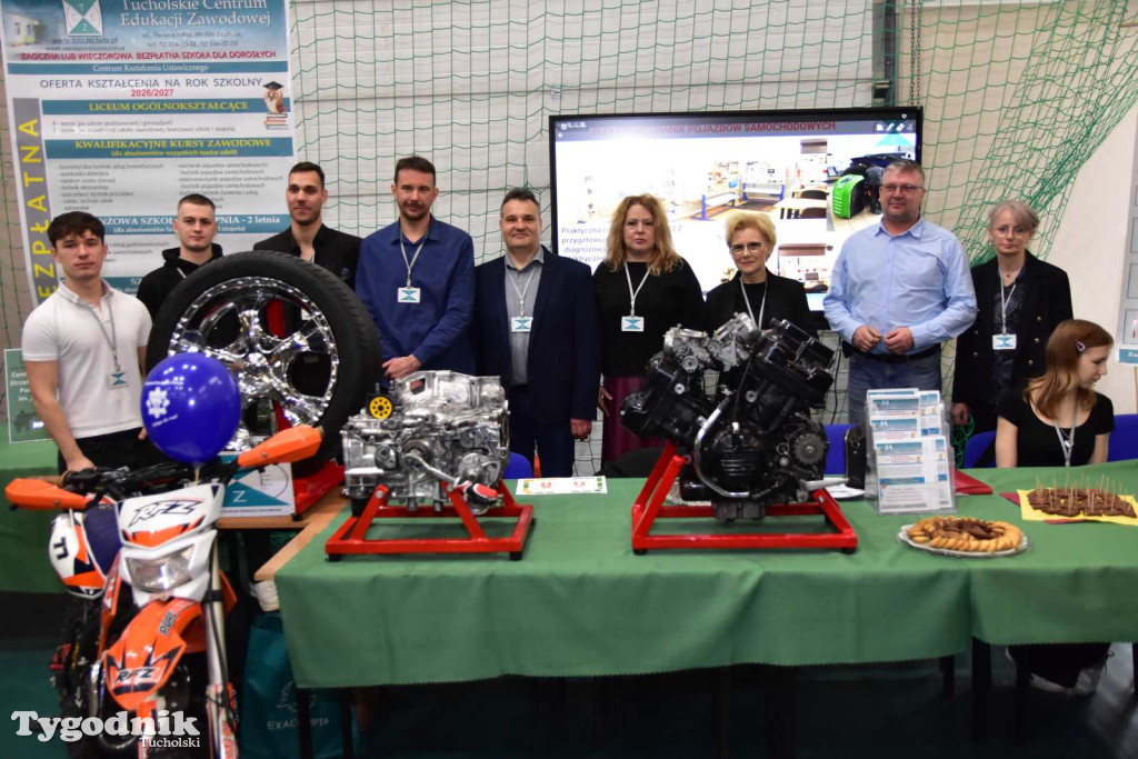 Tuchola: Tłum zainteresowanych na Targach Pracy i Festiwalu Służb Mundurowych