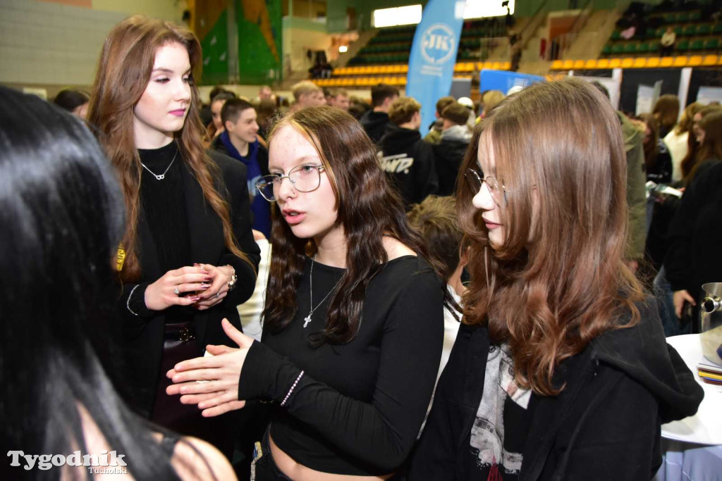 Tuchola: Tłum zainteresowanych na Targach Pracy i Festiwalu Służb Mundurowych