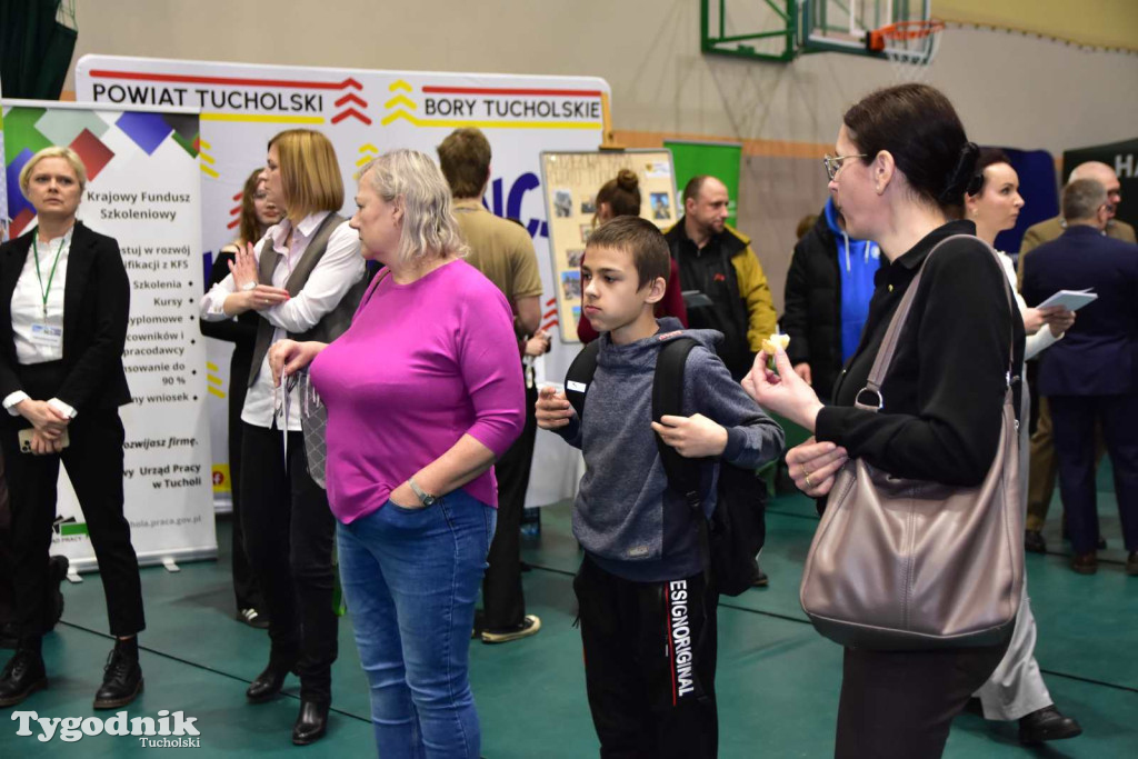 Tuchola: Tłum zainteresowanych na Targach Pracy i Festiwalu Służb Mundurowych