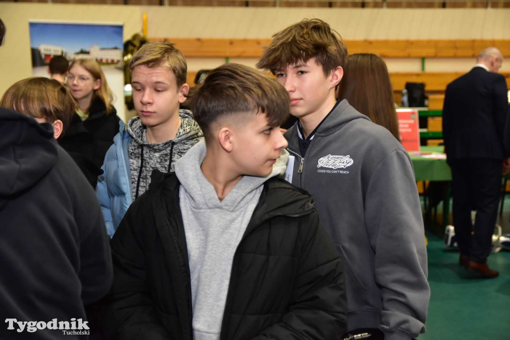 Tuchola: Tłum zainteresowanych na Targach Pracy i Festiwalu Służb Mundurowych