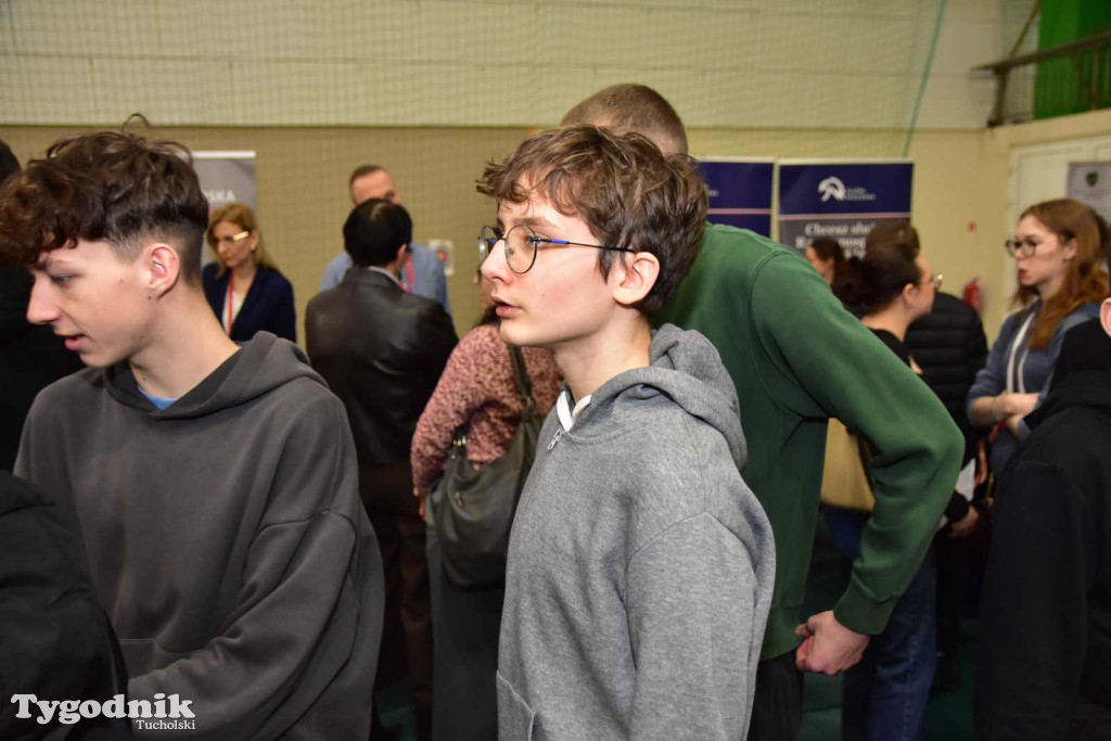 Tuchola: Tłum zainteresowanych na Targach Pracy i Festiwalu Służb Mundurowych