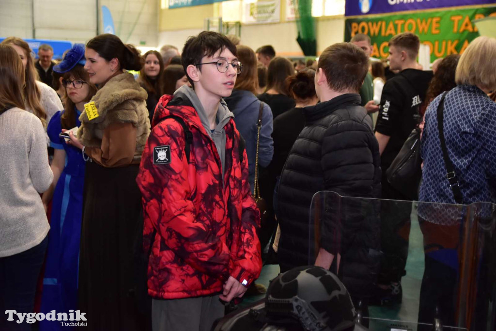 Tuchola: Tłum zainteresowanych na Targach Pracy i Festiwalu Służb Mundurowych