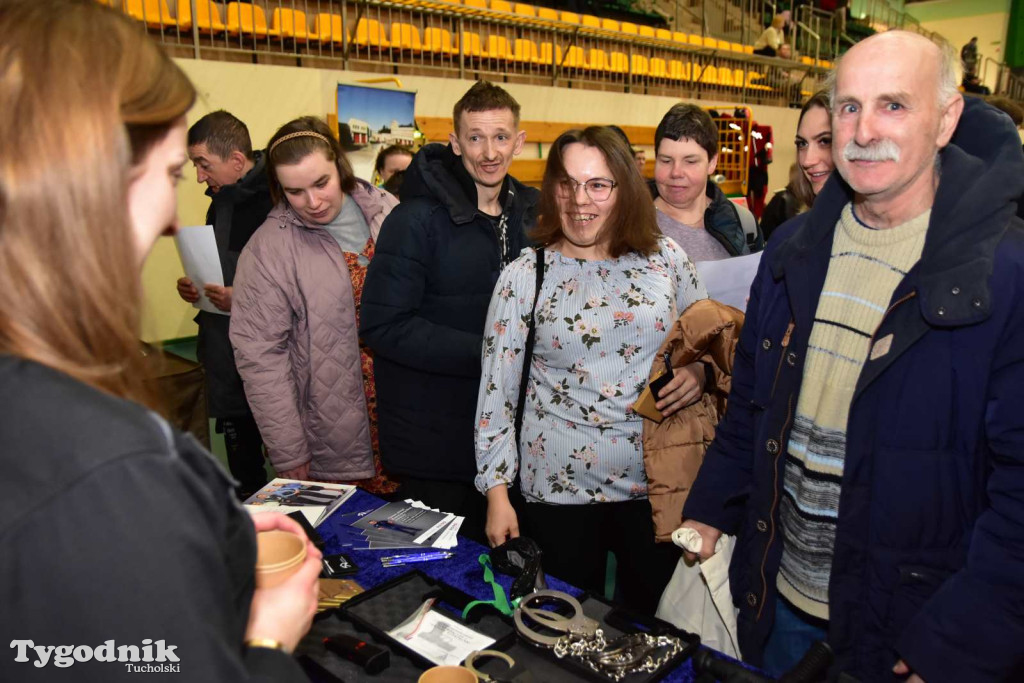 Tuchola: Tłum zainteresowanych na Targach Pracy i Festiwalu Służb Mundurowych