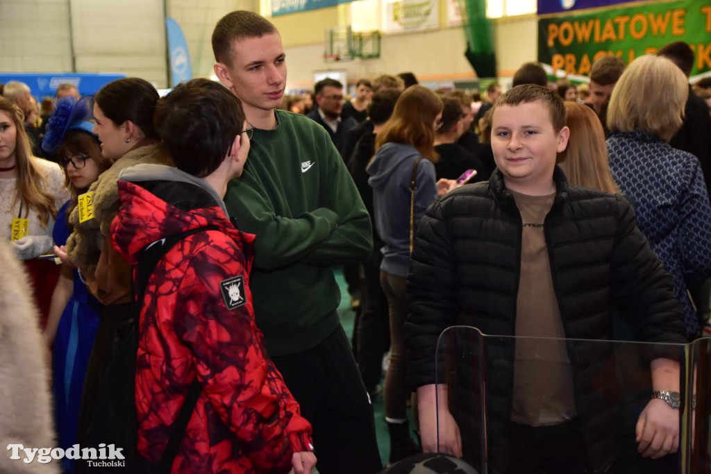 Tuchola: Tłum zainteresowanych na Targach Pracy i Festiwalu Służb Mundurowych