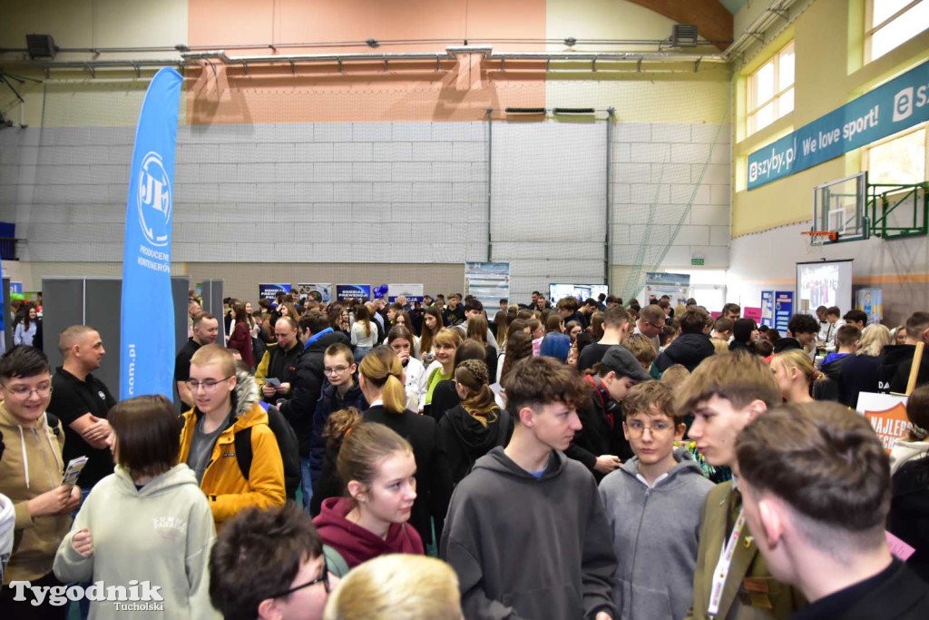 Tuchola: Tłum zainteresowanych na Targach Pracy i Festiwalu Służb Mundurowych