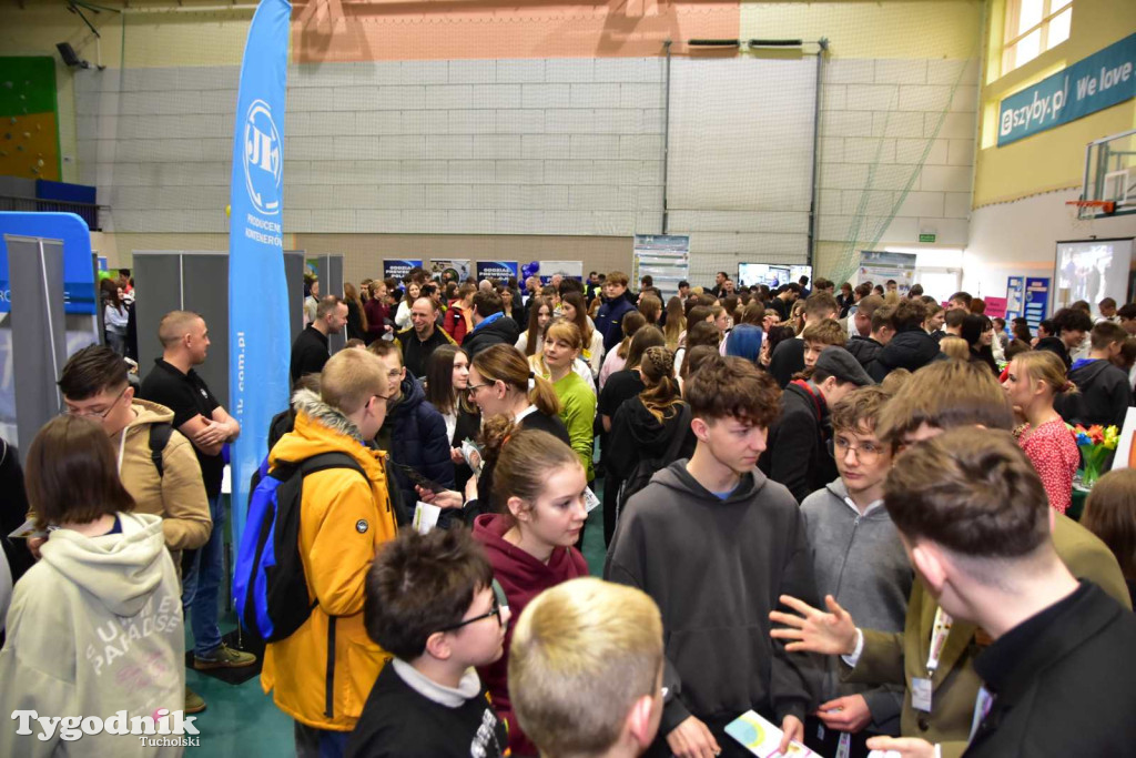 Tuchola: Tłum zainteresowanych na Targach Pracy i Festiwalu Służb Mundurowych
