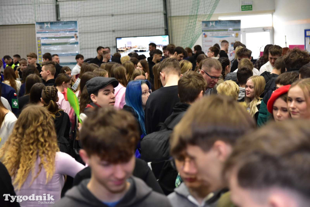 Tuchola: Tłum zainteresowanych na Targach Pracy i Festiwalu Służb Mundurowych