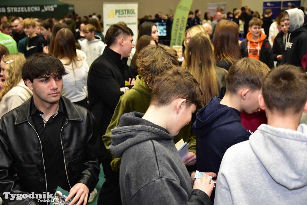 Tuchola: Tłum zainteresowanych na Targach Pracy i Festiwalu Służb Mundurowych