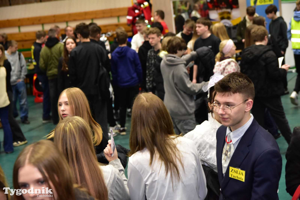 Tuchola: Tłum zainteresowanych na Targach Pracy i Festiwalu Służb Mundurowych