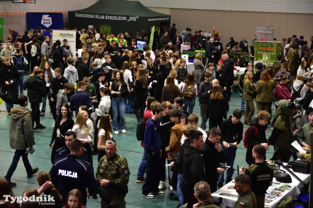Tuchola: Tłum zainteresowanych na Targach Pracy i Festiwalu Służb Mundurowych