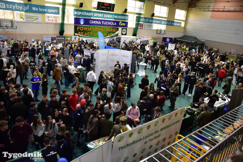 Tuchola: Tłum zainteresowanych na Targach Pracy i Festiwalu Służb Mundurowych