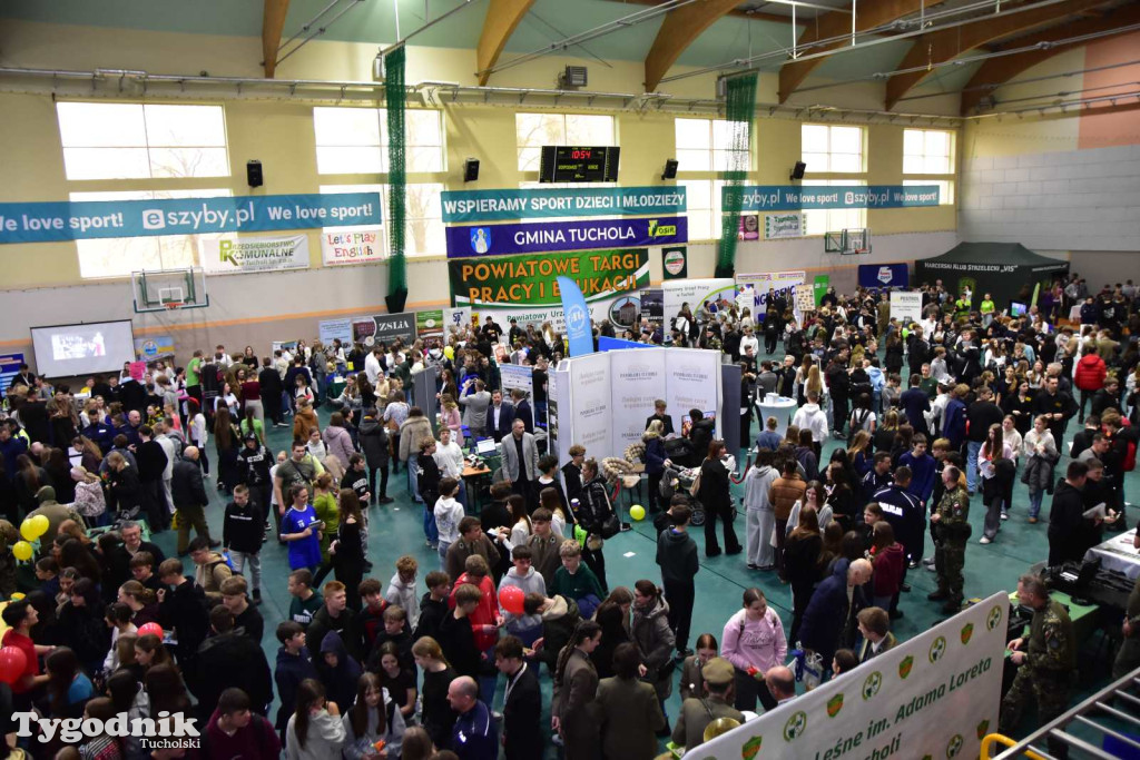 Tuchola: Tłum zainteresowanych na Targach Pracy i Festiwalu Służb Mundurowych
