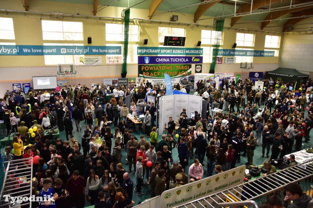 Tuchola: Tłum zainteresowanych na Targach Pracy i Festiwalu Służb Mundurowych