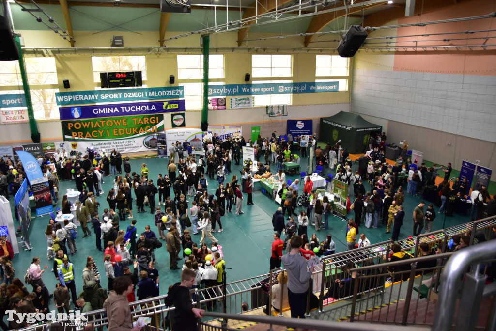 Tuchola: Tłum zainteresowanych na Targach Pracy i Festiwalu Służb Mundurowych