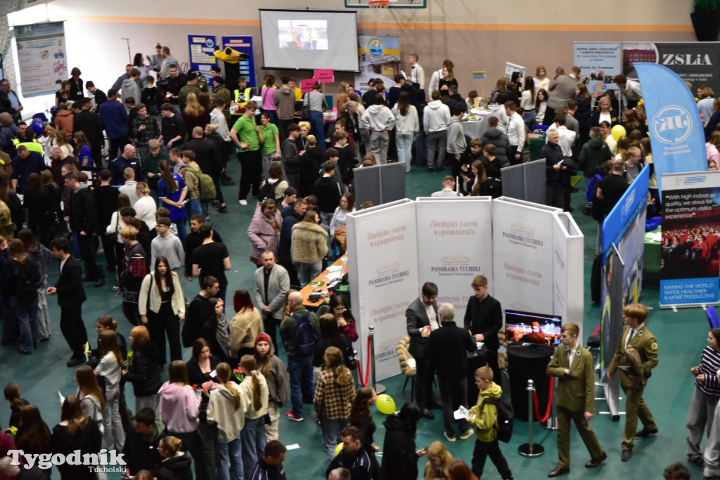 Tuchola: Tłum zainteresowanych na Targach Pracy i Festiwalu Służb Mundurowych