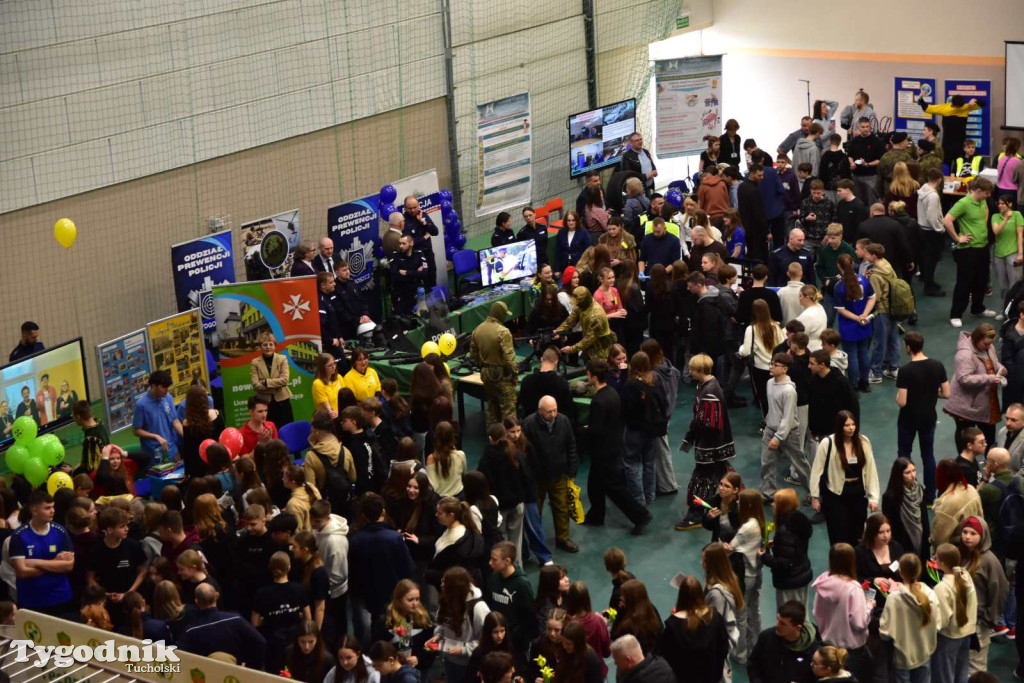 Tuchola: Tłum zainteresowanych na Targach Pracy i Festiwalu Służb Mundurowych