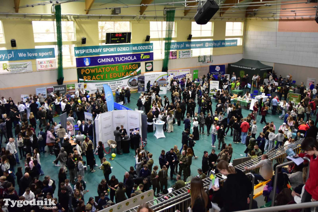 Tuchola: Tłum zainteresowanych na Targach Pracy i Festiwalu Służb Mundurowych