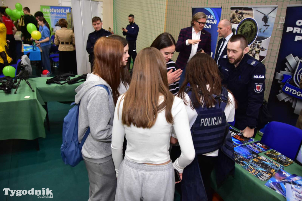 Tuchola: Tłum zainteresowanych na Targach Pracy i Festiwalu Służb Mundurowych